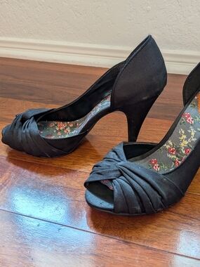 Rocket Dog Black Twisted Peep-Toe Heels